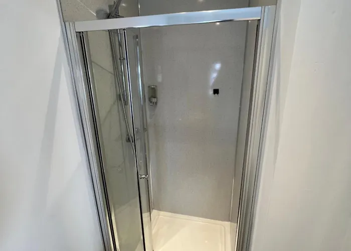 Wellington Apartments - Apartment 5